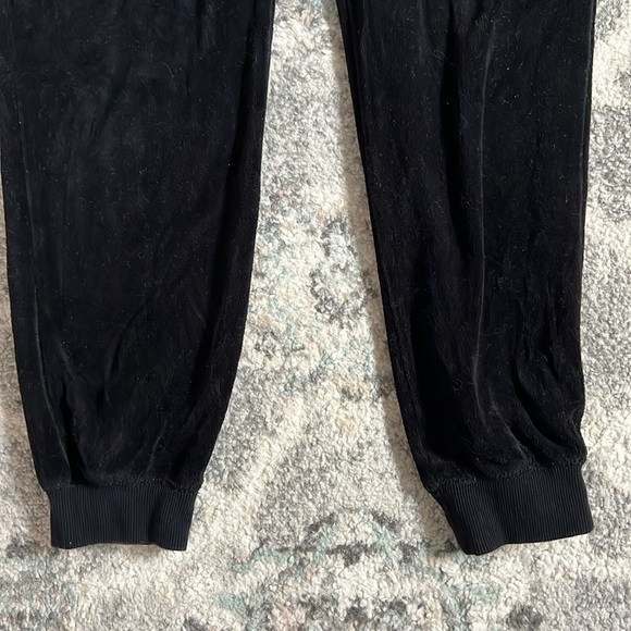 Juicy Couture x Forever 21 Black Velour Joggers - Picture 3 of 13